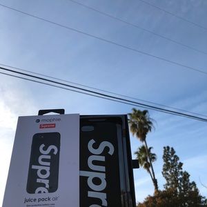 SUPREME MOPHIE IPHONE CASE